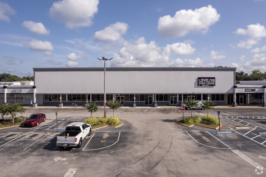 Primary Photo Of 5019-5087 Edgewater Dr, Orlando General Retail For Lease
