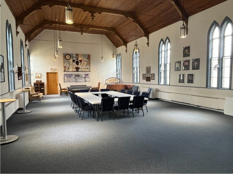 More Photos Of 5171 Commerce Rd, Orchard Lake Religious Facility For Lease