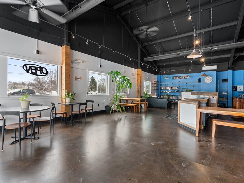 More Photos Of 3211 N Garfield, Traverse City Freestanding For Sale