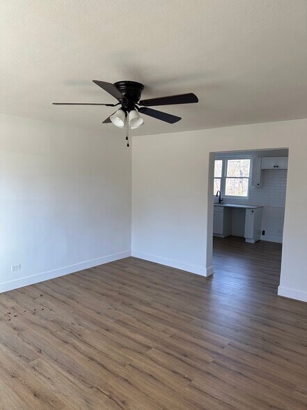 More Photos Of 1026 Greenslake Rd, East Ridge Apartments For Sale