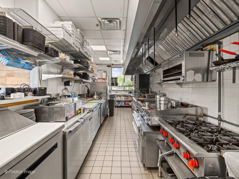 More Photos Of 720 E Rand Rd, Mount Prospect Fast Food For Sale