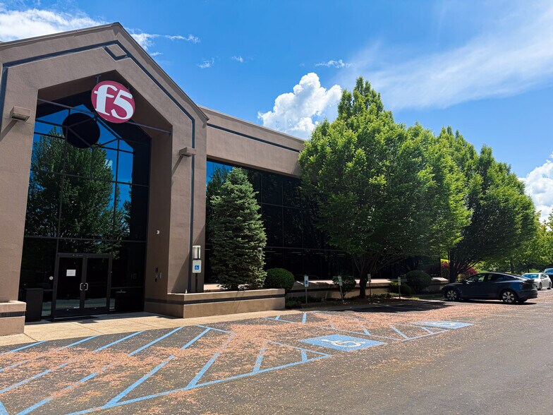 Primary Photo Of 23321 E Knox Ave, Liberty Lake Office For Lease