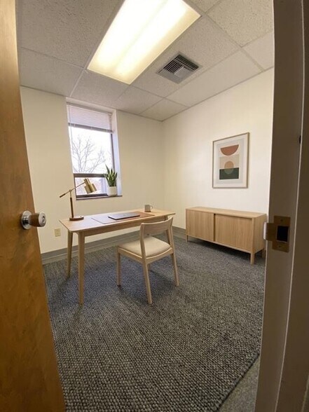 More Photos Of 250 Wampanoag Trl, Riverside Medical For Sale