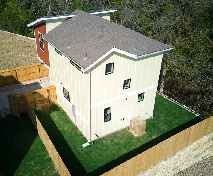 More Photos Of 2608 Bristol Dr, Austin Multifamily For Sale