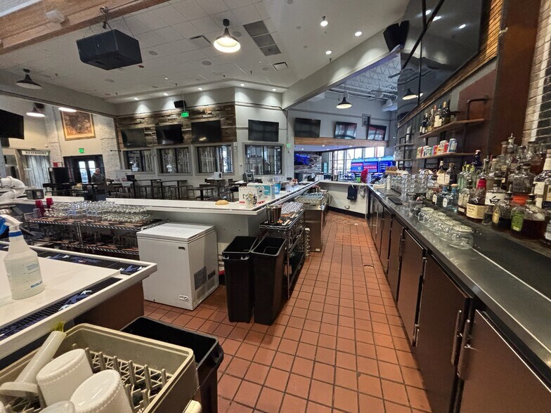 More Photos Of 6575 Greenwood Plaza Blvd, Greenwood Village Restaurant For Sale