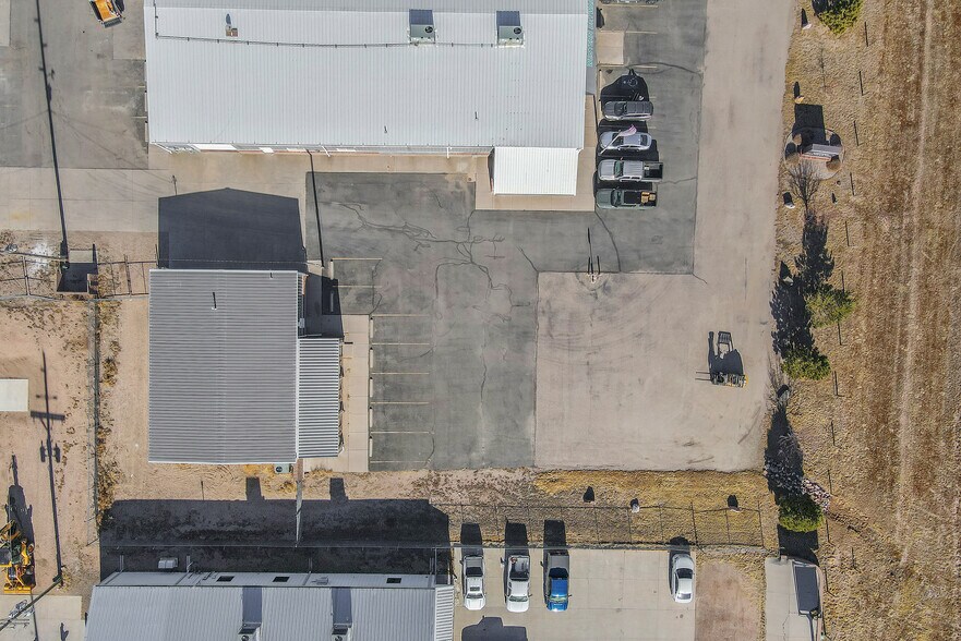 More Photos Of 204 S College Dr, Cheyenne Warehouse For Lease