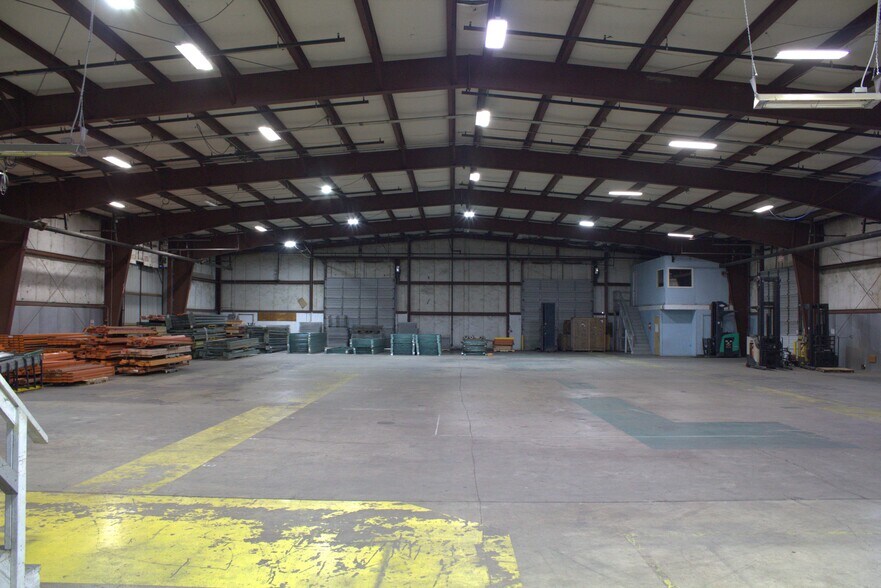 More Photos Of 2208 Parrott Way, Kelso Warehouse For Lease