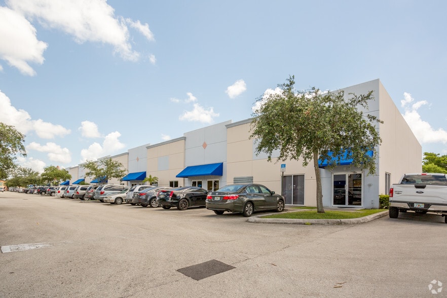 More Photos Of 4960 NW 165th St, Miami Warehouse For Sale