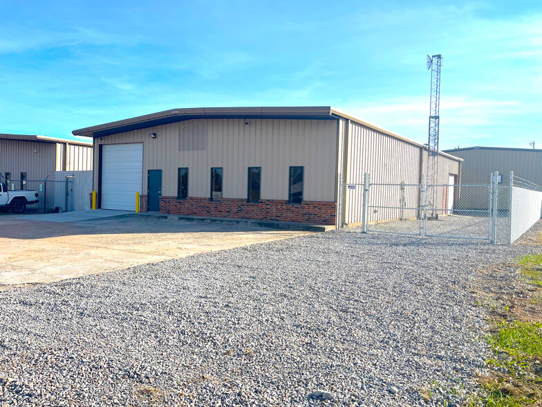 Primary Photo Of 4420 SW 33rd St, Oklahoma City Manufacturing For Lease