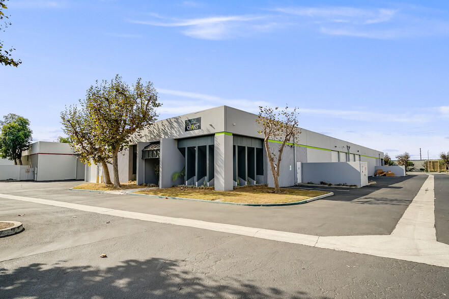 Primary Photo Of 16425 Ishida Ave, Gardena Warehouse For Sale