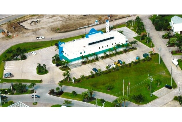 More Photos Of 101 Tiki Dr, Tiki Island Office Residential For Lease