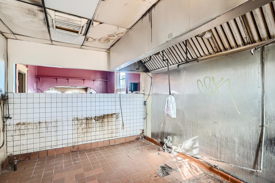 More Photos Of 3800 W Colfax Ave, Denver Restaurant For Sale