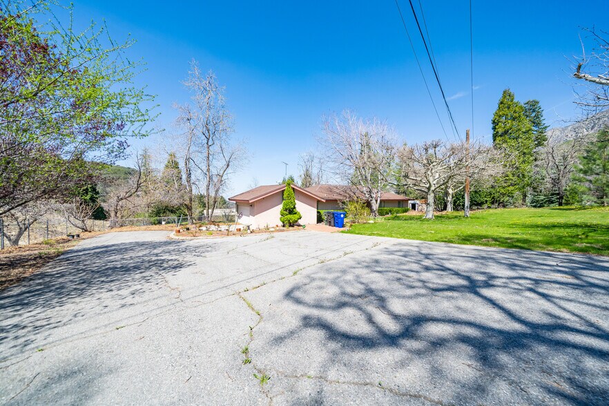 More Photos Of 11550 Raspberry Ln, Oak Glen Specialty For Sale