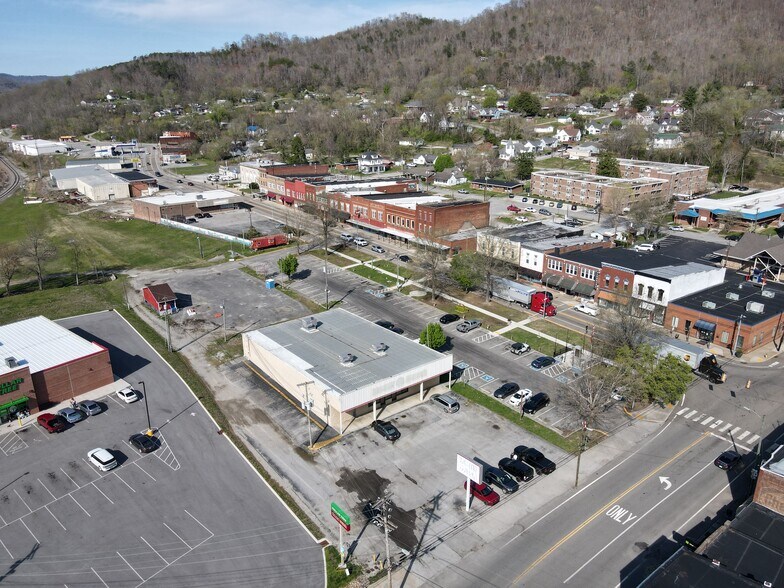 More Photos Of 174 S Main St, Jellico Freestanding For Lease
