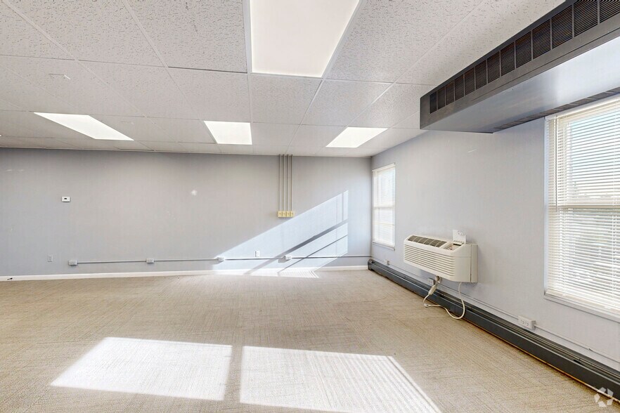 More Photos Of 150 Sheridan Blvd, Denver Office For Lease