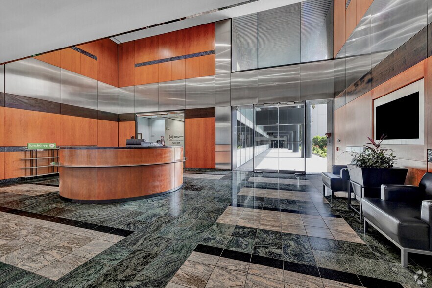 More Photos Of 400 N Sam Houston Pky E, Houston Office For Lease