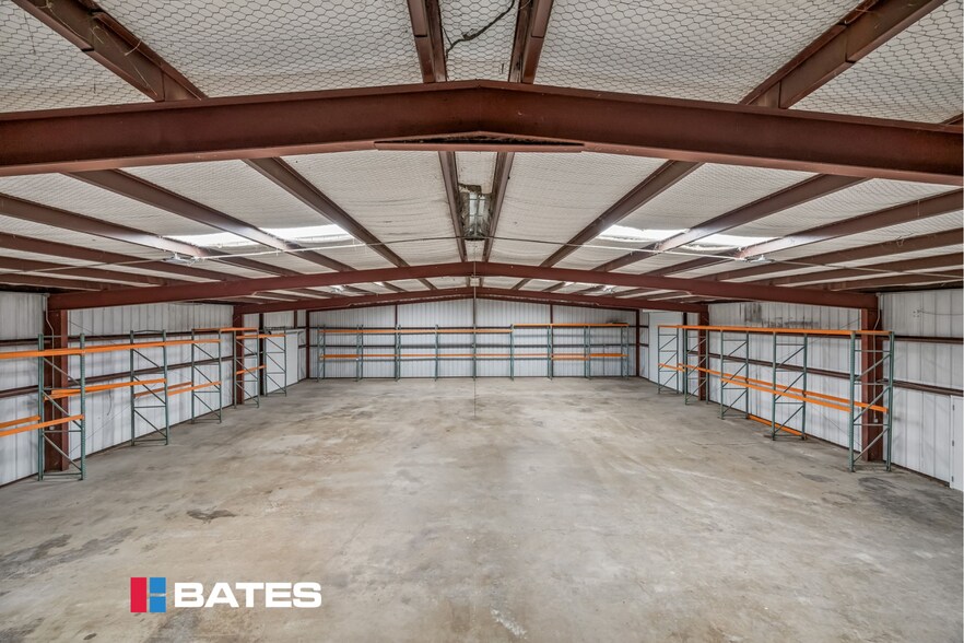 More Photos Of 5200 N I-45 Hwy, Ennis Unknown For Lease