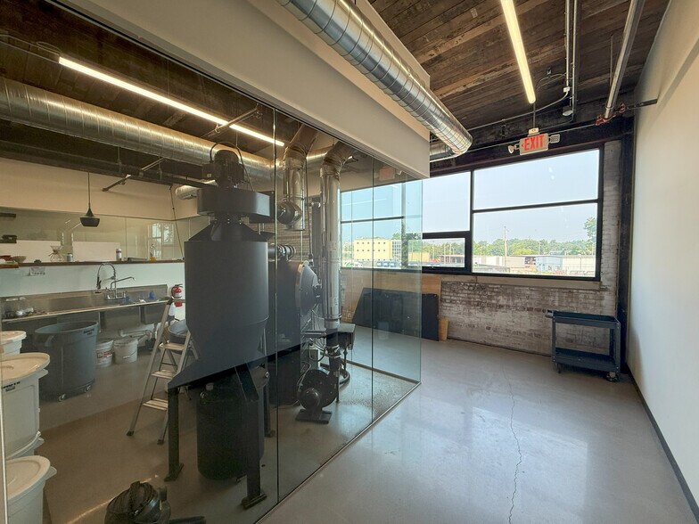 More Photos Of 701 E South St, Lansing Distribution For Sale