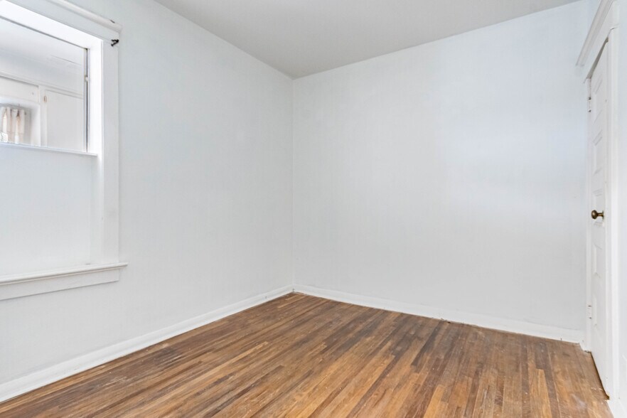 More Photos Of 740 Lansdowne Av, Toronto Multifamily For Sale