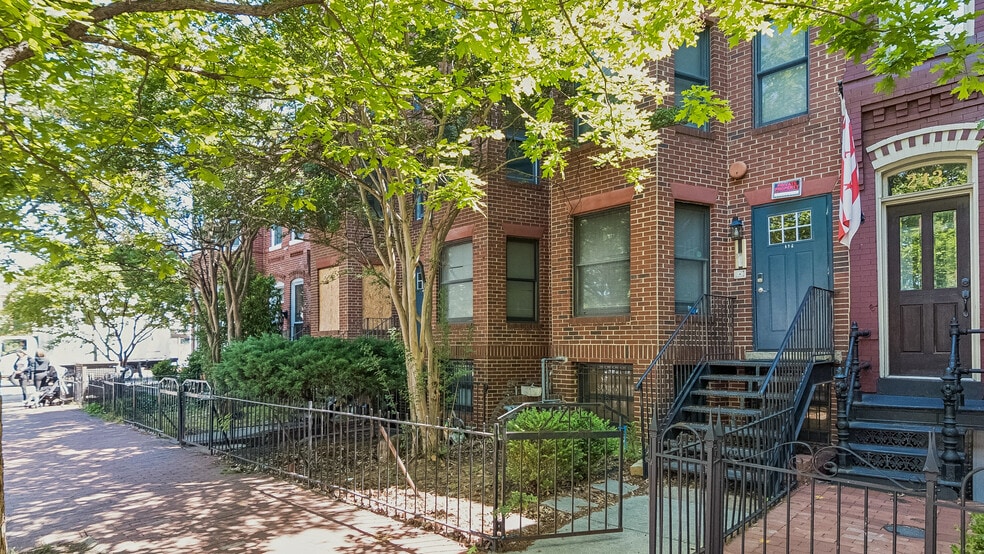 More Photos Of 245-249 8th St NE, Washington Apartments For Sale
