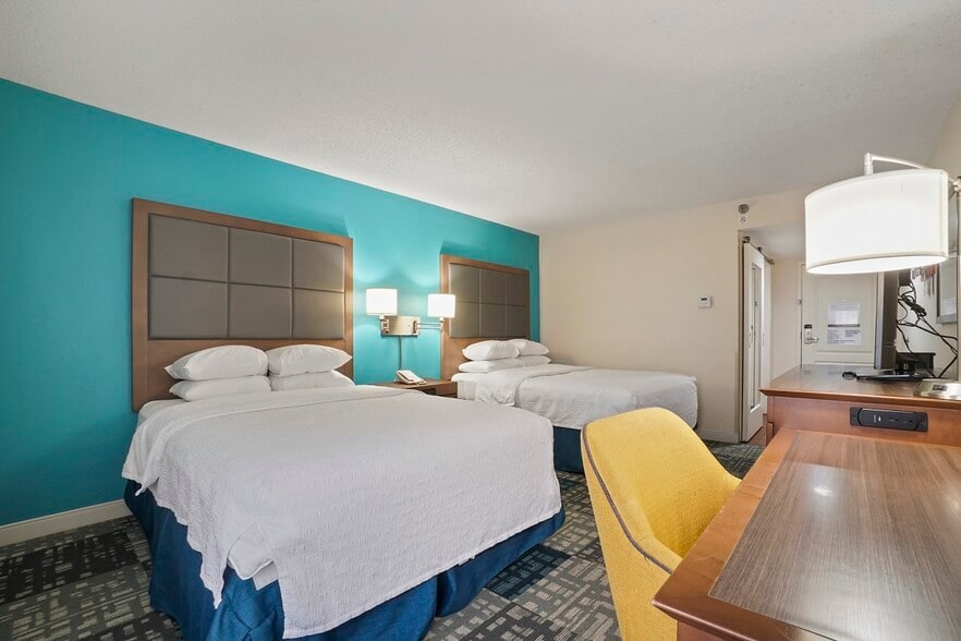 More Photos Of 1500 W 4th St, Adel Hotel For Sale