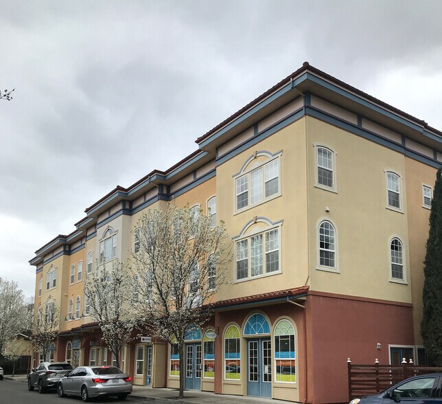 More Photos Of 220 Windsor River Rd, Windsor Apartments For Sale