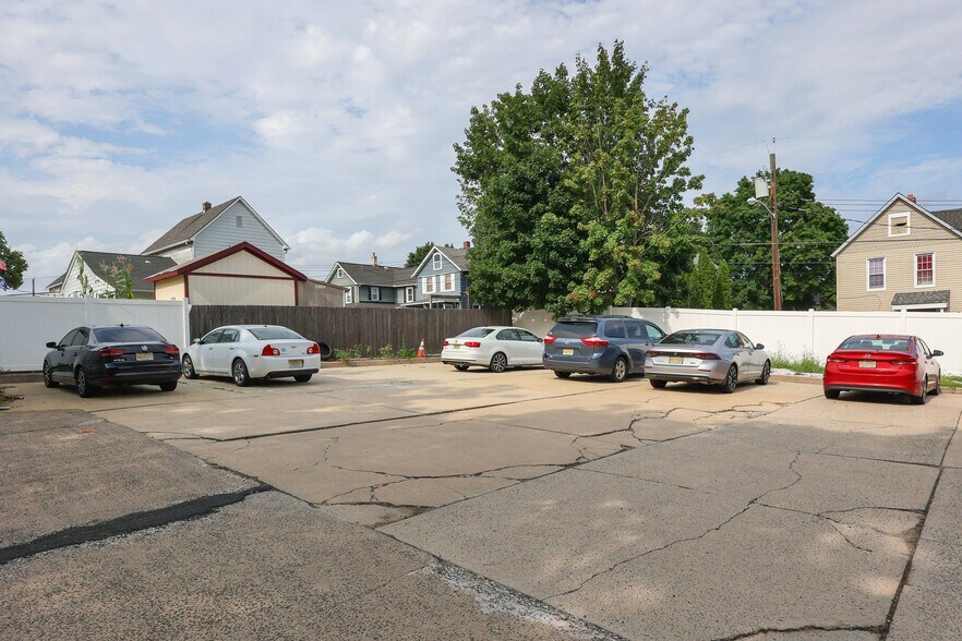 More Photos Of 215 Washington Rd, Sayreville Storefront Retail Residential For Lease