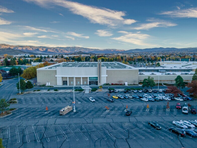 More Photos Of 5000 Meadowood Mall Cir, Reno Unknown For Lease