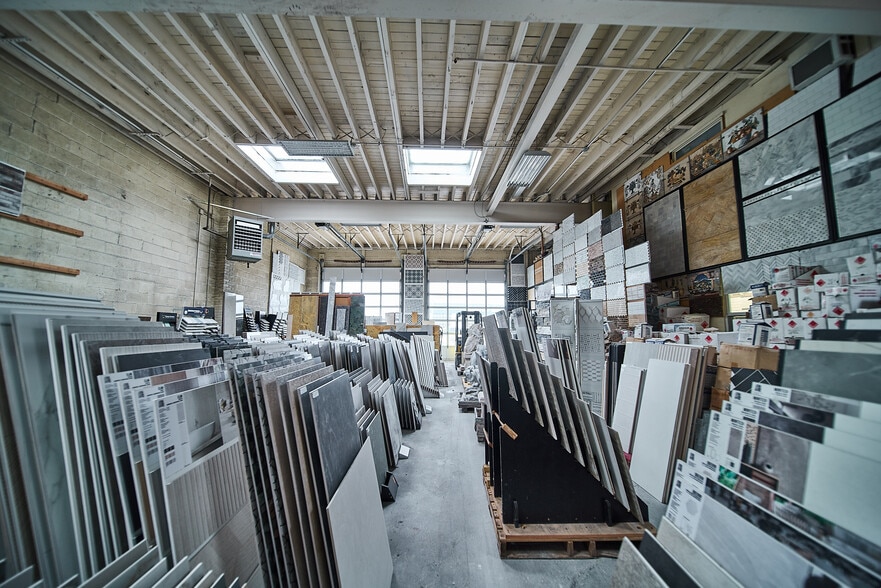 More Photos Of 2100 Jericho Tpke, Garden City Park Warehouse For Lease