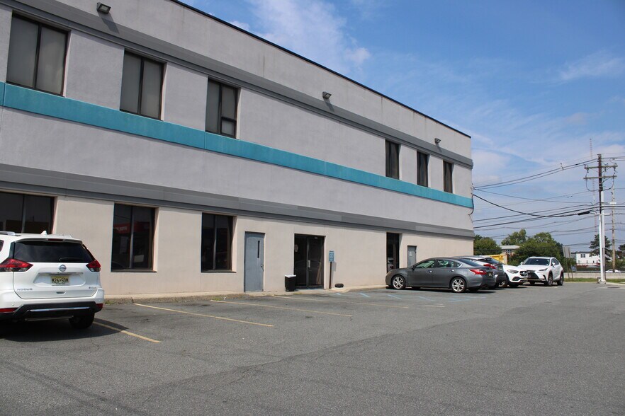 More Photos Of 255 Route 3, Secaucus Medical For Lease