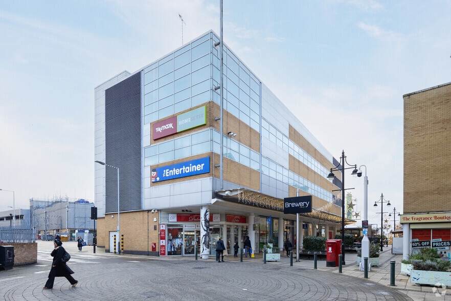Primary Photo Of Brewery Walk, Romford General Retail For Sale