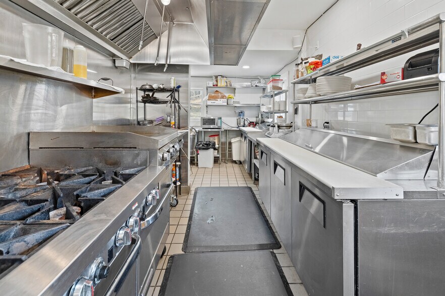 More Photos Of 4697 4697 St, Manchester Center Restaurant For Sale