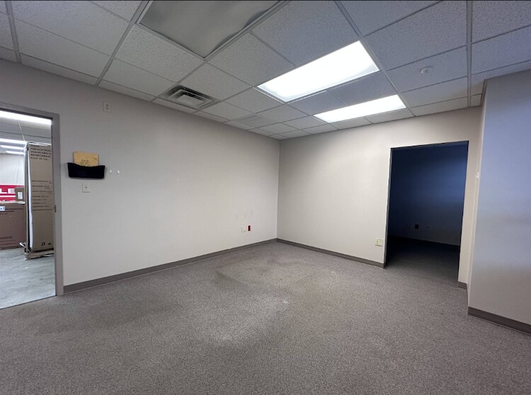 More Photos Of 2400 S Main St, Corbin Flex For Sale