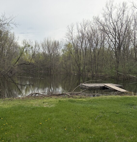 More Photos Of 11517 N US Highway 41, Lake Village General Retail For Sale