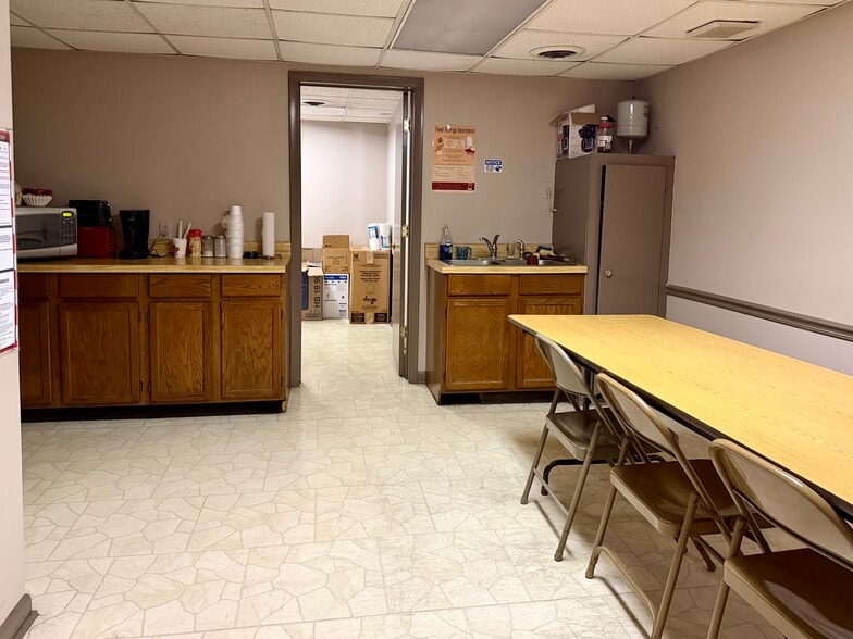 More Photos Of 2705 S Pleasant Valley Rd, Winchester Distribution For Lease