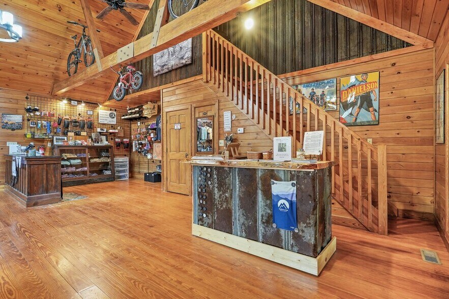 More Photos Of 400 Mulberry Gap Rd, Ellijay Hospitality For Sale