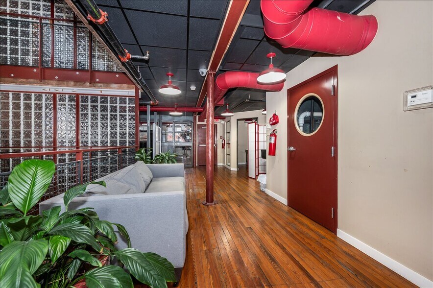 More Photos Of 47 E All Saints St, Frederick Loft Creative Space For Sale