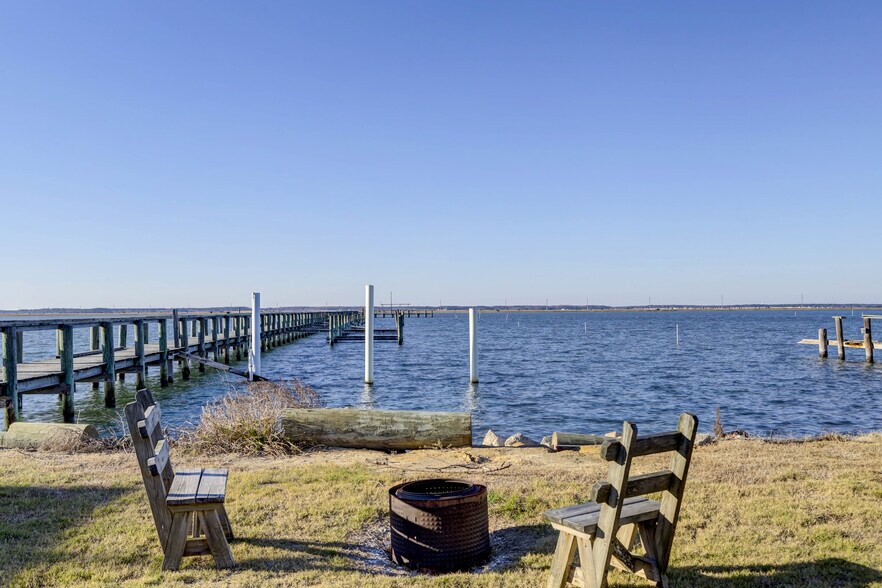 More Photos Of 3691 Main St, Chincoteague Marina For Sale