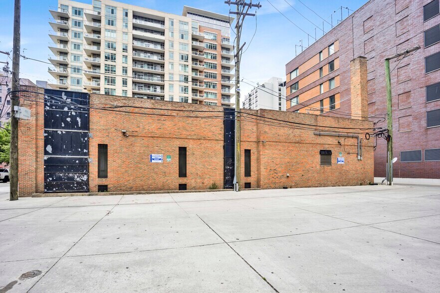 More Photos Of 225 W Division St, Chicago Land For Sale