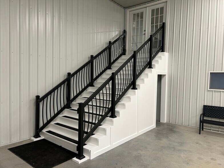 More Photos Of 7754 S State Route 73, Wilmington Flex For Lease