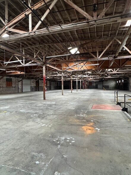 More Photos Of 238 S Mission Rd, Los Angeles Manufacturing For Sale