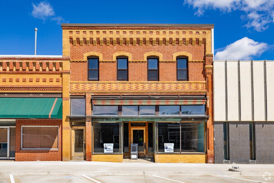 More Photos Of 311 Audubon St, Adair General Retail For Sale