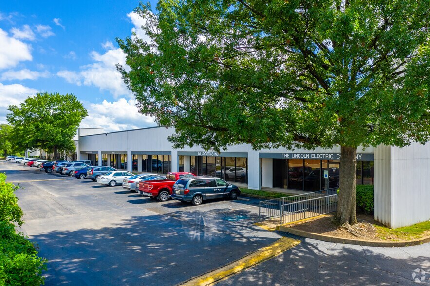 More Photos Of 220 Great Circle Rd, Nashville Unknown For Lease