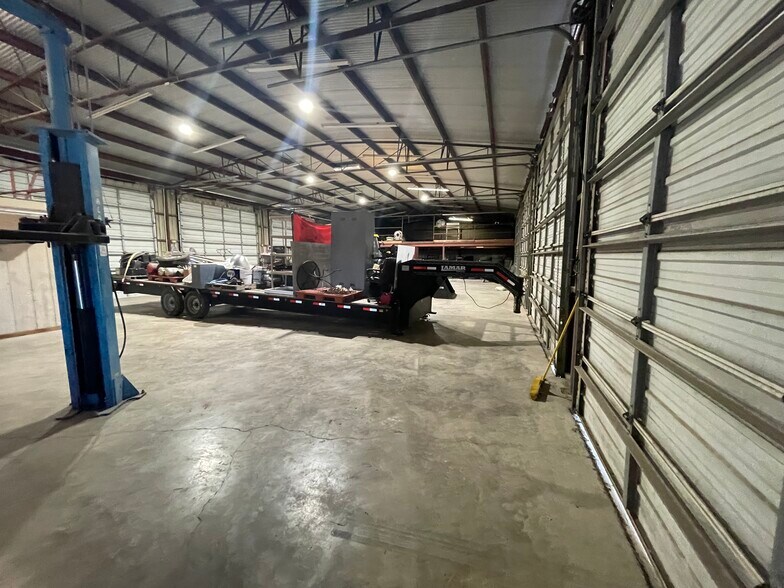 More Photos Of 14685 Old Frio City Rd, Lytle Warehouse For Sale