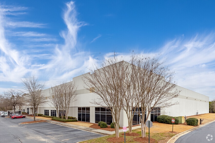 Primary Photo Of 3900 N Commerce Dr, Atlanta Warehouse For Lease