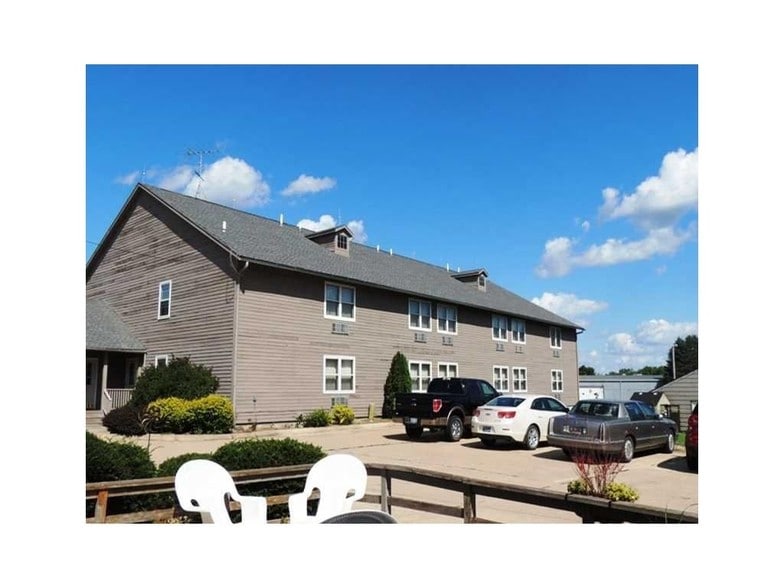 Primary Photo Of 4712 220th Trl, Amana Hotel For Sale