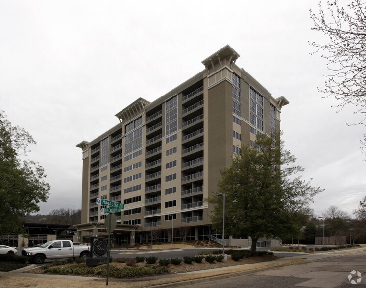 More Photos Of 3700 Cantrell Rd, Little Rock Apartments For Lease