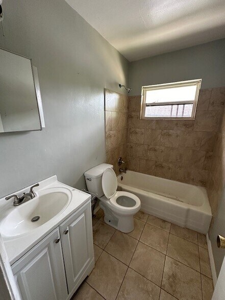 More Photos Of 695 Cameron M Alexander Blvd NW, Atlanta Apartments For Sale