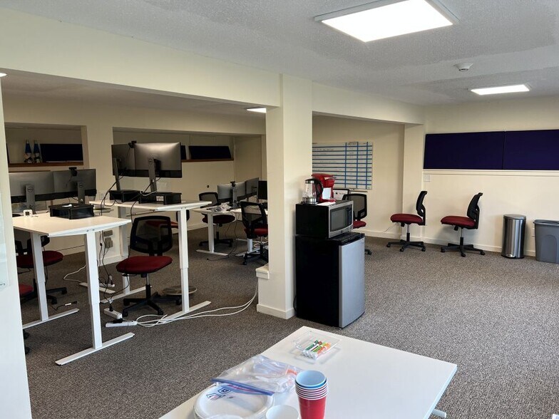 More Photos Of 1570 Boston Post Rd, Guilford Office For Lease