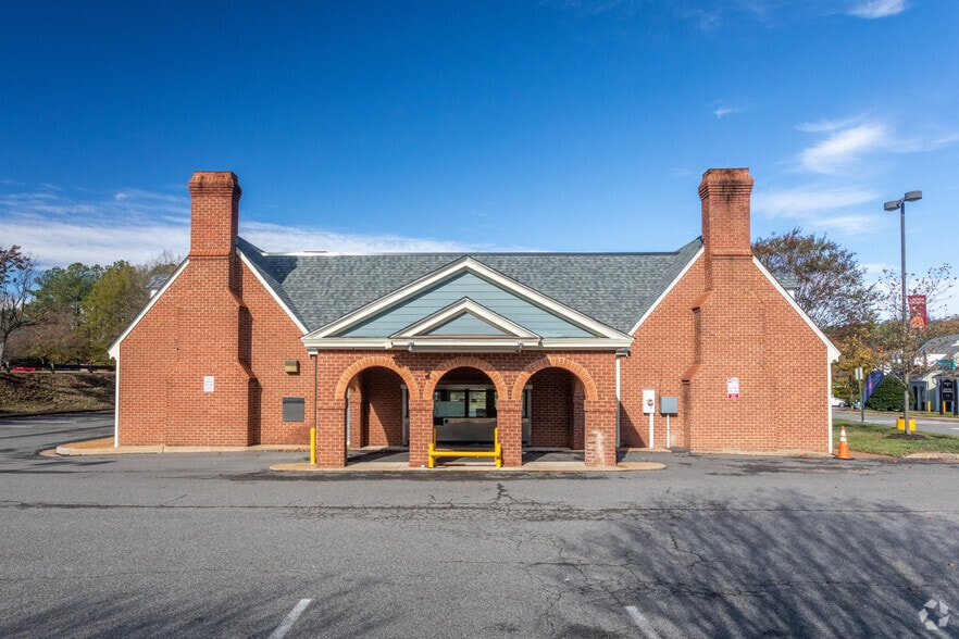 More Photos Of 9782 Gayton Rd, Richmond Unknown For Lease